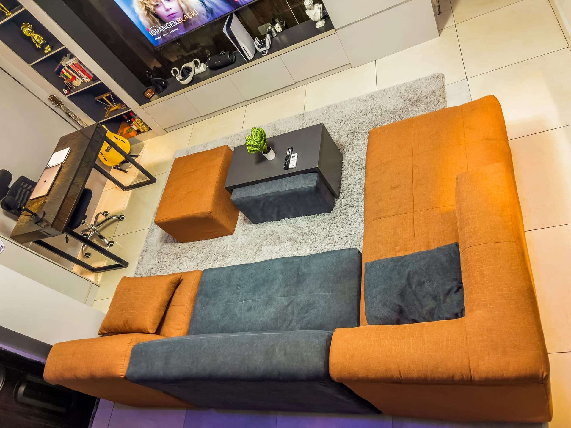 Klaus Residence - Suite Sofa