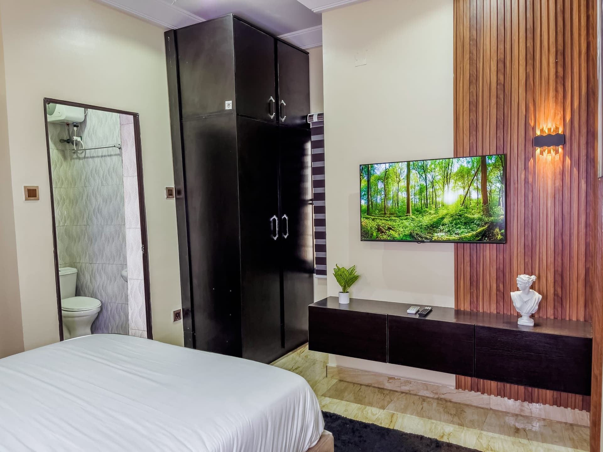 Klaus Residence TV & Wardrobe